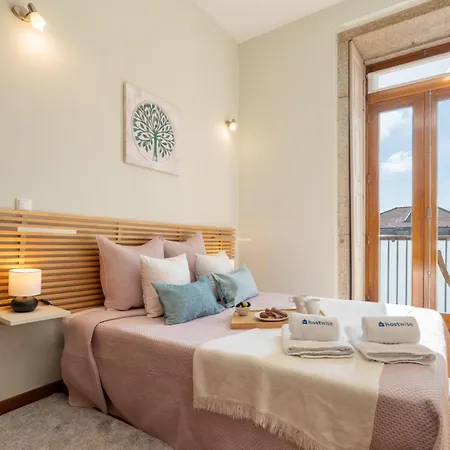 Hostwise - Stylish Flat With Balcony *