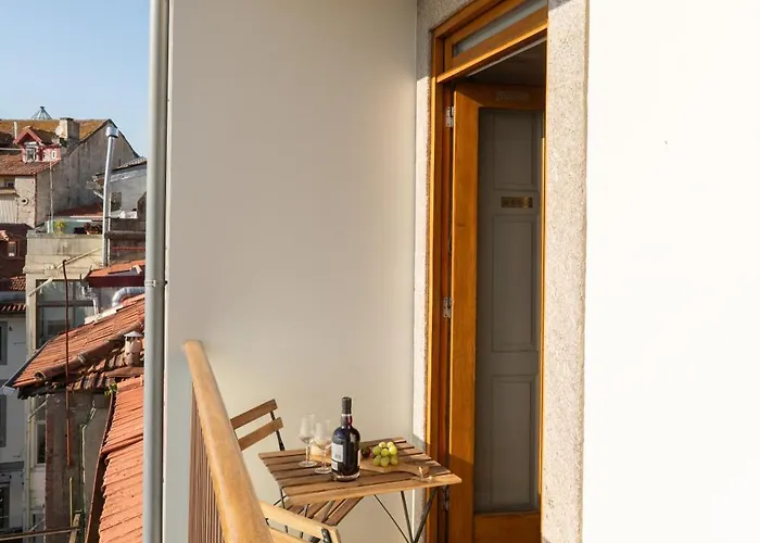 Hostwise - Stylish Flat With Balcony *