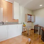 Hostwise - Stylish Flat With Balcony Lägenhet Oporto