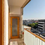 Hostwise - Stylish Flat With Balcony Lägenhet Oporto