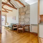 Hostwise - Stylish Flat With Balcony * Oporto