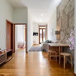 Lägenhet Hostwise - Stylish Flat With Balcony Oporto