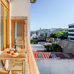 Hostwise - Stylish Flat With Balcony Lägenhet