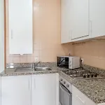 Hostwise - Stylish Flat With Balcony * Oporto