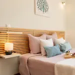 Hostwise - Stylish Flat With Balcony Oporto