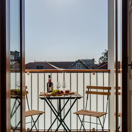 Hostwise - Stylish Flat With Balcony Porto