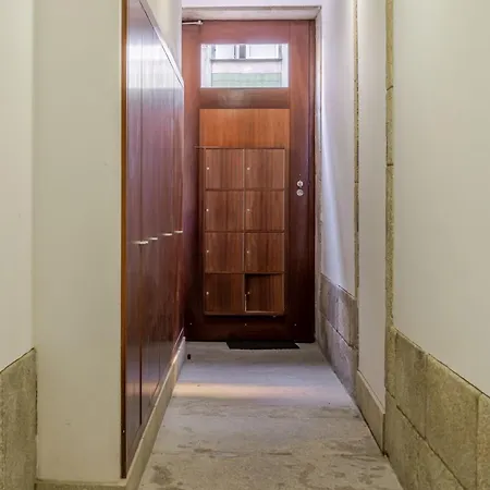 アパート Hostwise - Stylish Flat With Balcony *
