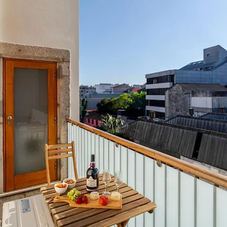 Hostwise - Stylish Flat With Balcony ポルト