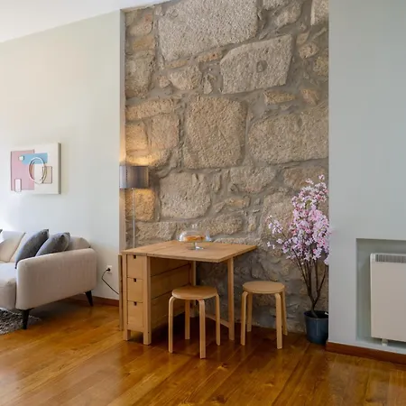 Apartment Hostwise - Stylish Flat With Balcony Porto