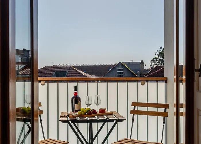 Hostwise - Stylish Flat With Balcony Oporto