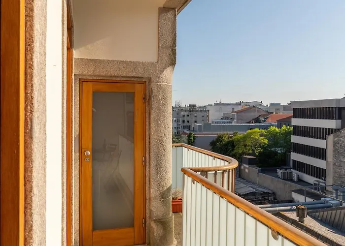 Hostwise - Stylish Flat With Balcony Lägenhet Oporto