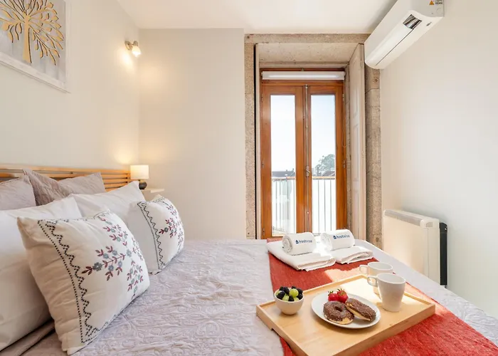 Lägenhet Hostwise - Stylish Flat With Balcony *