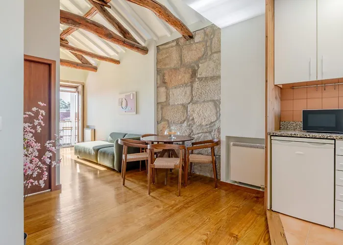 Hostwise - Stylish Flat With Balcony * Oporto