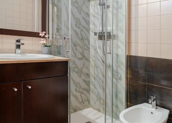 Lejlighed Hostwise - Stylish Flat With Balcony