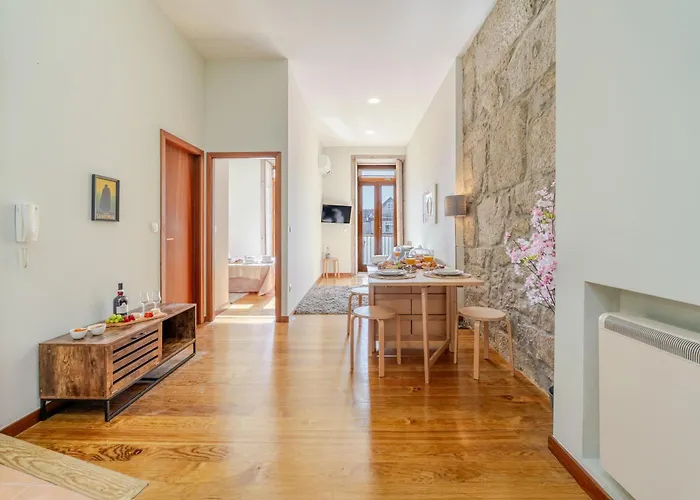 Hostwise - Stylish Flat With Balcony Lejlighed *