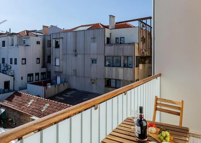 Hostwise - Stylish Flat With Balcony Lägenhet Oporto