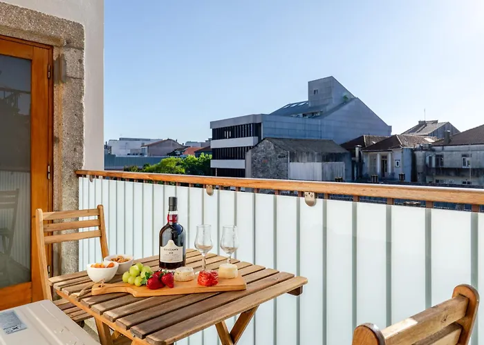 Lägenhet Hostwise - Stylish Flat With Balcony