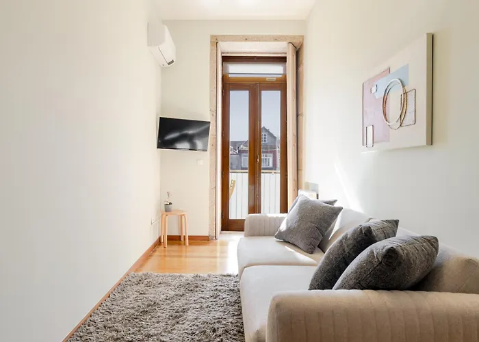 Hostwise - Stylish Flat With Balcony * Oporto