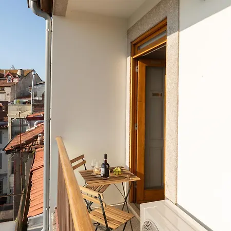 Hostwise - Stylish Flat With Balcony *