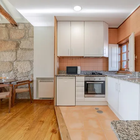 Hostwise - Stylish Flat With Balcony * Porto