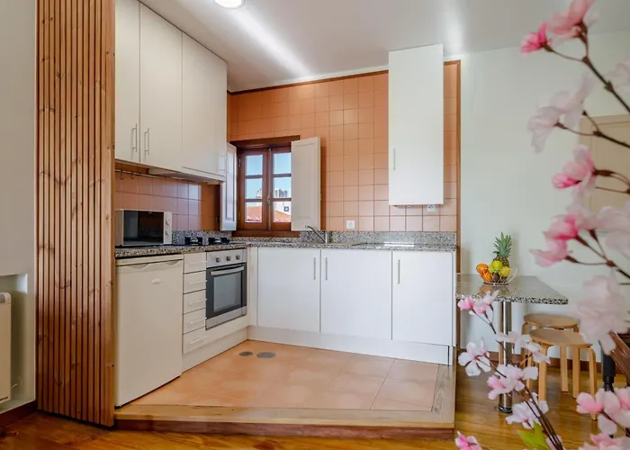 Apartment Hostwise - Stylish Flat With Balcony Porto