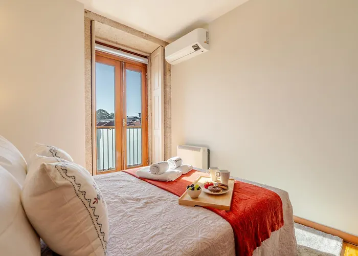 Hostwise - Stylish Flat With Balcony * Porto