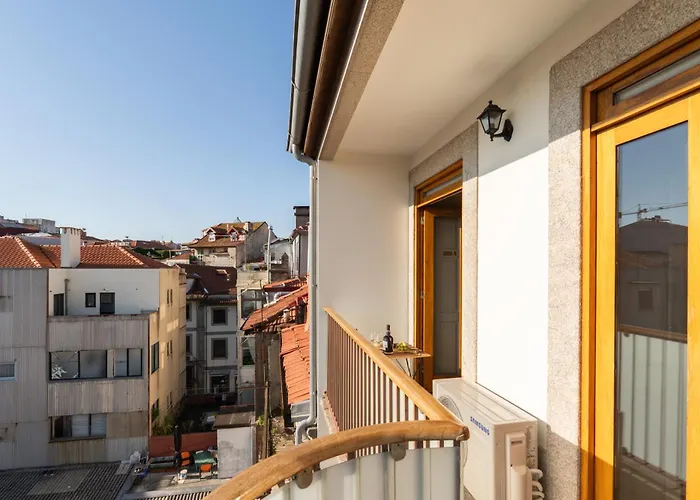 Hostwise - Stylish Flat With Balcony * Porto