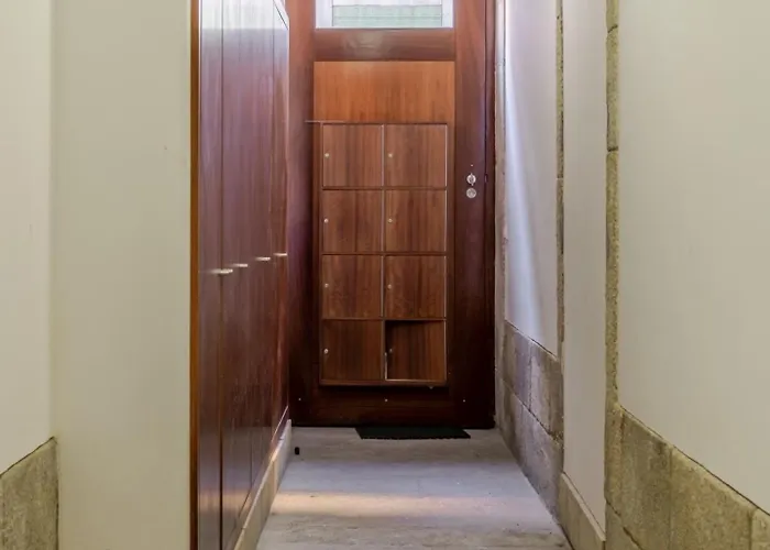 Apartment Hostwise - Stylish Flat With Balcony *