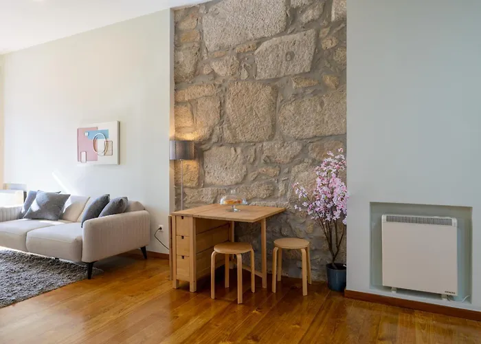 Apartment Hostwise - Stylish Flat With Balcony Porto