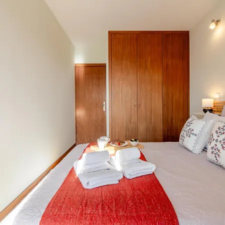 Apartament Hostwise - Stylish Flat With Balcony Porto