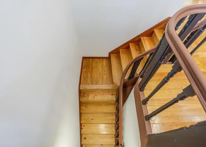 Hostwise - Stylish Flat With Balcony شقة *