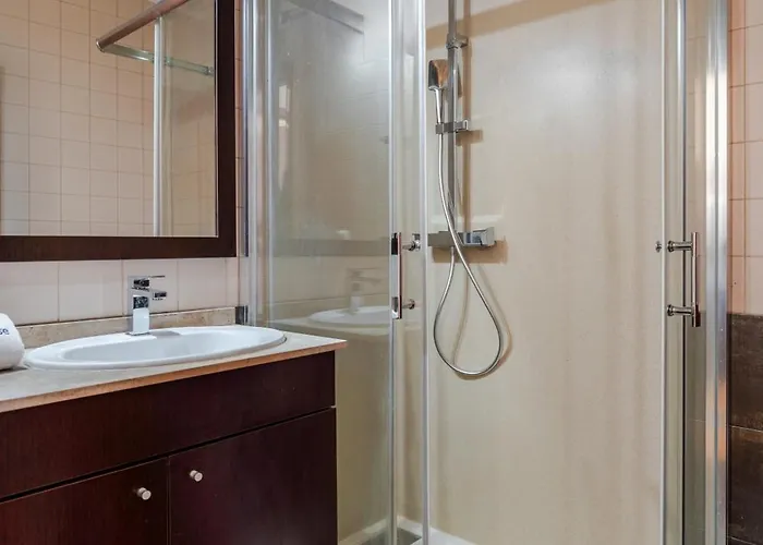 شقة Hostwise - Stylish Flat With Balcony بورتو