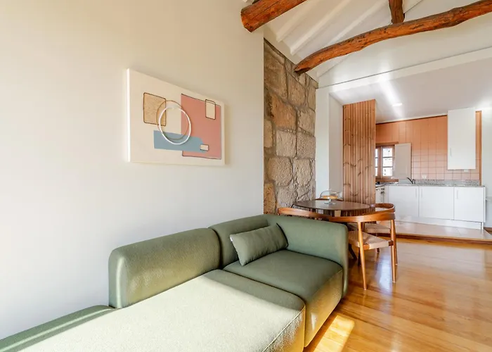 شقة Hostwise - Stylish Flat With Balcony