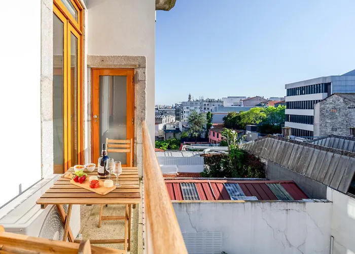 Hostwise - Stylish Flat With Balcony شقة